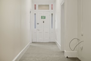 Prime Location Residence with Income or 3 BnB lets (stca) or Health Professional Rooms