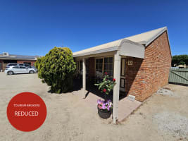 COUNTRY OPPORTUNITY WITH A BRIGHT FUTURE - 2453ML