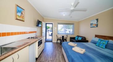 LEASEHOLD - BIG 4 Cabin Park Hay, NSW - 1P0183
