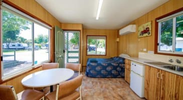 LEASEHOLD - BIG 4 Cabin Park Hay, NSW - 1P0183