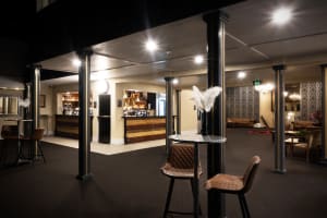 THRIVING SUNSHINE COAST HOTEL - 138HL