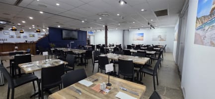 TURNKEY BAR & GRILL FOR SALE — RAINBOW BEACH QLD