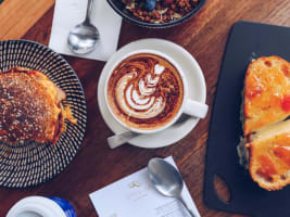 Low-Cost Hole in the Wall Café with All Outgoings Included and Strong Delivery Sales