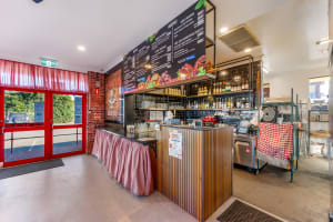 Work and live in Paradise