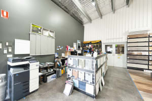 LEASEHOLD - Yarra Flooring & Blinds, Yarrawonga VIC - 1P0538