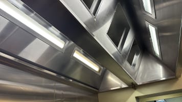 Prime Liverpool St Shop – Ideal for Café / Restaurant / Takeaway (Near-New Fit-Out)