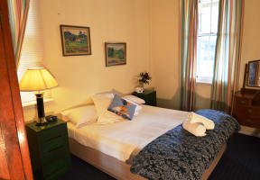 STUNNING GUEST HOUSE - CENTRAL WEST