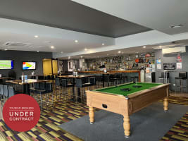 THRIVING SUNSHINE COAST HOTEL - 138HL
