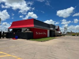 RED ROOSTER FRANCHISE BLACKWATER $750,000 PLUS SAV