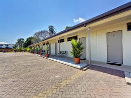 LARGE PROFITABLE LEASEHOLD MOTEL, IN FNQ LARGEST CITY - 2324ML