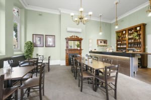 LEASEHOLD - Bull & Mouth Hotel Motel, Maryborough VIC - 1P0576