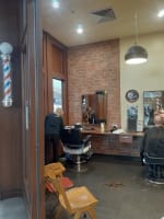 Barber Shop 5 Chairs WIWO operating under management