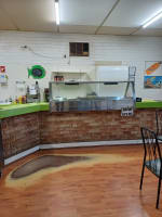 Thriving 6 Day Trading Lunch Bar For Sale