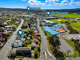 Prime Location Residence with Income or 3 BnB lets (stca) or Health Professional Rooms