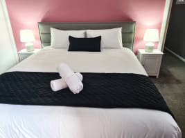 COUNTRY OPPORTUNITY WITH A BRIGHT FUTURE - 2453ML