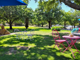 LEASEHOLD - Gardens Lake Cafe, Ararat VIC - 1P0617