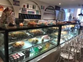 ICE CREAM / GELATERIA IN PRIME LOCATION.  LONG LEASE WITH TOP QUALITY FIT-OUT!