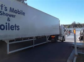 Geoffs Mobile Showers & Toilets - Hire Services with Prime Movers