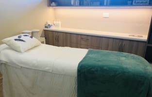 QUALITY, PEACEFUL, ELEGANT, & WELL ESTABLISHED SALON