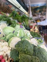 Fresh Local Produce - Speciality Foods - Fruit & Veg Boxes