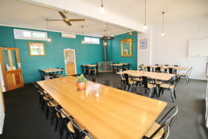 FULLY LICENSED CAFE, HEAVY TOURIST AREA IN HEYFIELD.