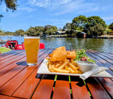 Waterfront Licensed Café  – Freehold & Business Opportunity