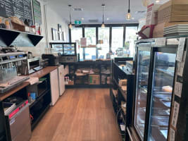 ​** Sold ** 5 BAKERY CAFÉ ONLY TRADES 37 WEEKS PA MON-FRI 9am-3.30pm LOC ON THE PARADE RENT $606P...