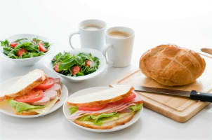 Sandwich Bar & Coffee Shop - Prime Location in Mildura [2411031]