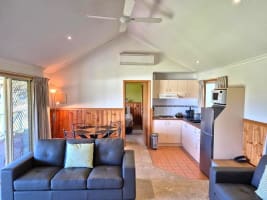 FREEHOLD - Golden Heritage Accommodation, Beechworth VIC - 1P0598