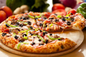 LOCATION LOCATION LOCATION, Pizza shop T/A, Cheap rent $807 PW (including GST), WIWO, $110k [2608...