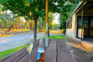 FREEHOLD - Whorouly Hotel, VIC - 1P0573