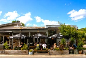 LEASEHOLD - Tomahawks Bar & Eatery, Bright VIC - 1P0589