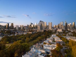 Large-scale management rights, R.Iconic - Melbourne — 2 towers, 879 apartments | Resort Brokers I...