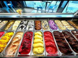 Ice Cream Shop South East, Semi Under-Manage, Rent $363 p/w!