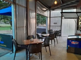 Popular Lakeside Cafe in a Tourist Location – Ararat, Vic