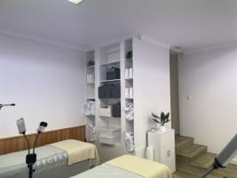 Turnkey Opportunity in Beauty Education with 6-Figure Income Stream - Act Now!