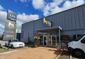 Established 50-Year Custom Lounge Furniture & Upholstery