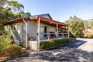Fully Managed Freehold Accommodation Business in Iconic Strahan | Strong Returns