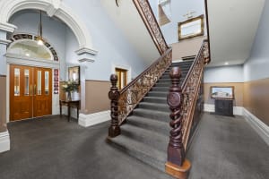 LEASEHOLD - Bull & Mouth Hotel Motel, Maryborough VIC - 1P0576