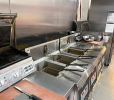 Quality Chicken & Chip / Fish & Chip shop  Berrinba! Lease assignment & Asset sale!