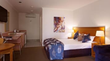 UNDER OFFER - White Lace Motor Inn West Mackay