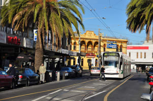 CAFÉ/BAR  TAKING UPTO $150,000PW    HUGE EXPOSURE..  MASSIVE VENUE