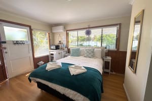UNDER OFFER - Stonez Boutique Accommodation, Clunes VIC - 1P0567