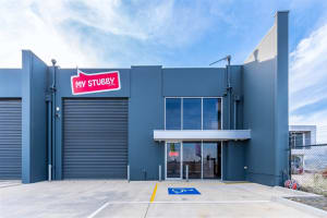 Scale A Proven Custom Manufacturing and E-Commerce Brand