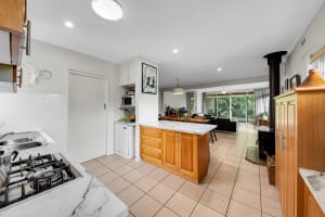 FREEHOLD GOING CONCERN - Goldfield Riverside Apartments, Bright VIC - 1P0625
