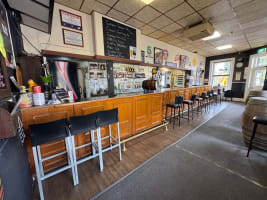 Commercial Hotel in Morgan - Lease