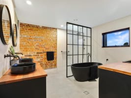 FULLY RENOVATED, IMMACULATE PRESENTATION & HISTORIC CHARM - EXCEPTIONAL MOTEL PROPERTY - BATHURST