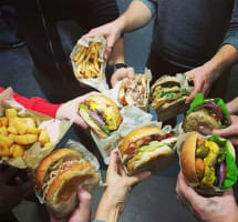 POPULAR RESTAURANT/TAKEAWAY IN BUSY BRUNSWICK