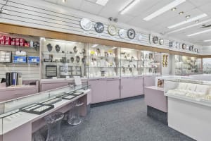 Highly respected Central Queensland Jeweller