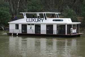 Luxury on the Murray Houseboats
